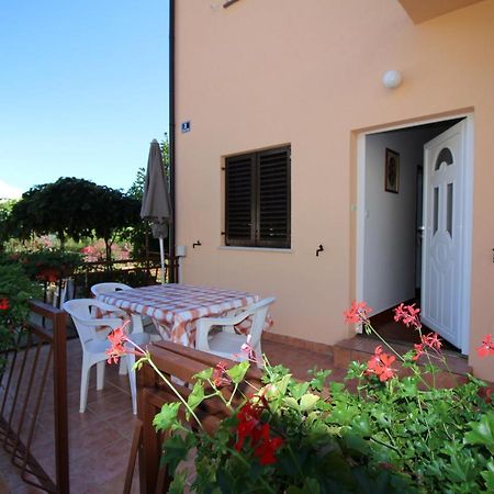 Apartment Liliana Near Beach Poreč Eksteriør billede