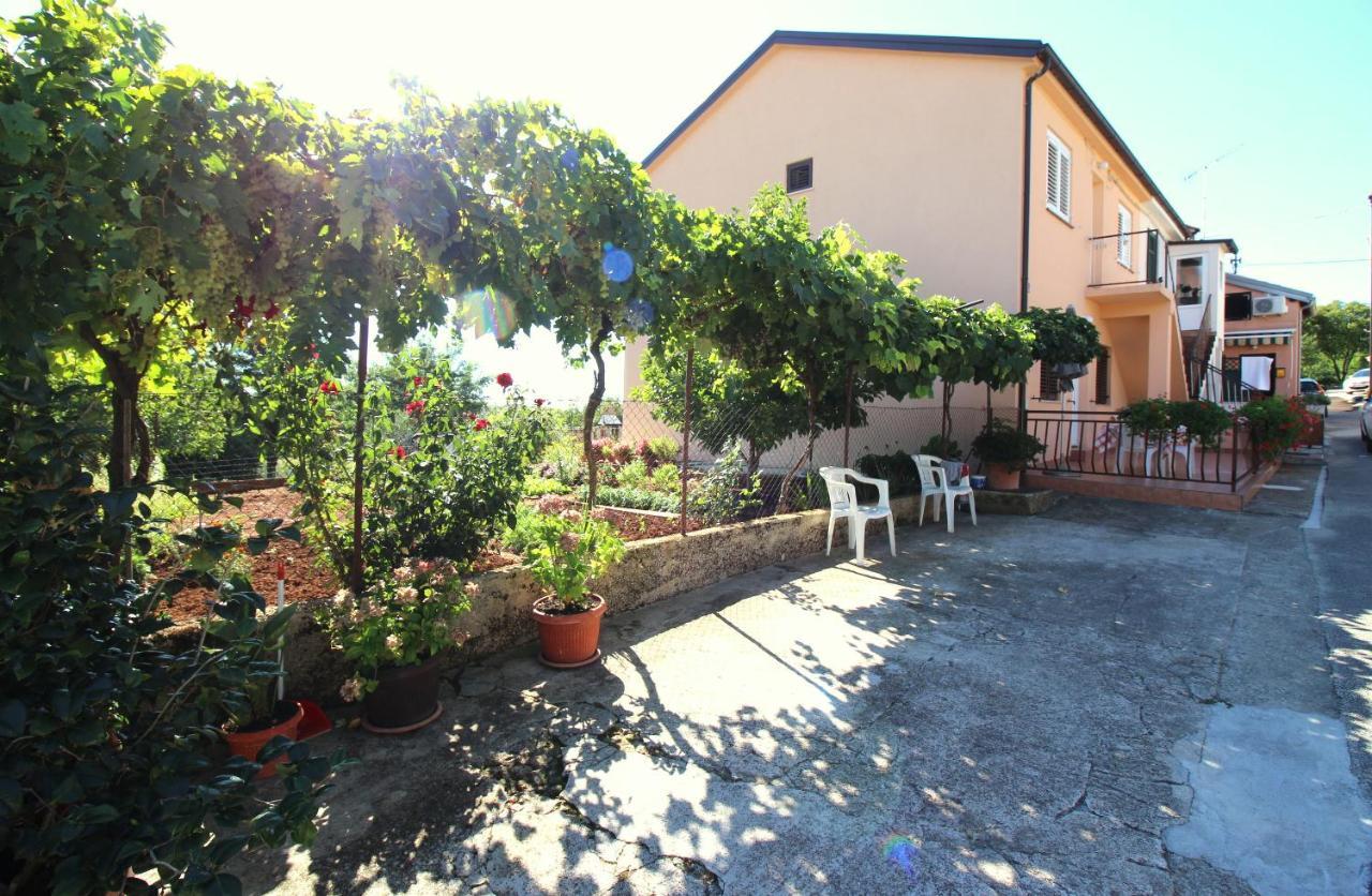 Apartment Liliana Near Beach Poreč Eksteriør billede
